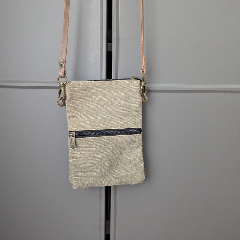 🛍️ Bundle Savings👜 Mona B "Free Spirit" Canvas Crossbody 👜 - Picture 5 of 5